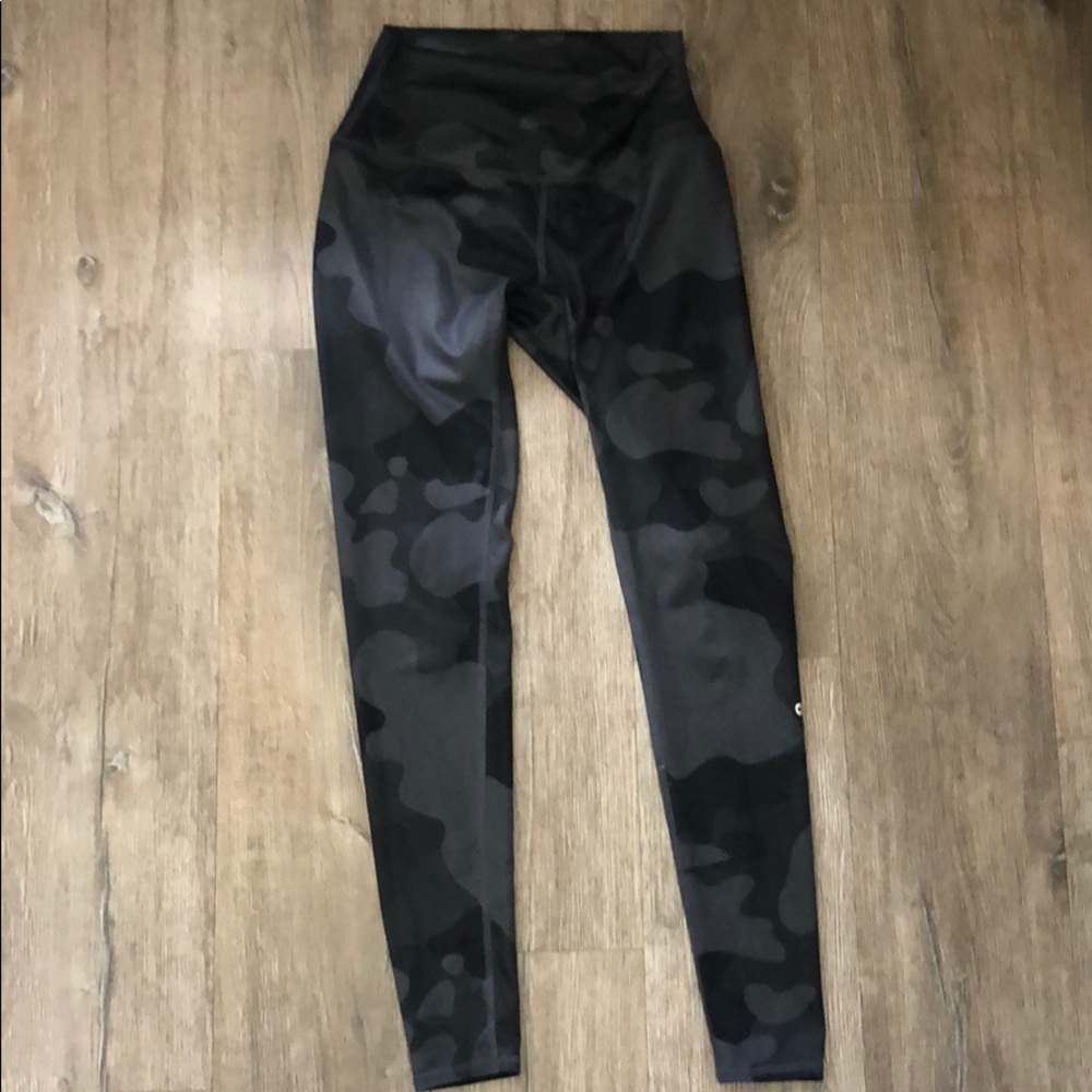 Alo Camo Leggings size small